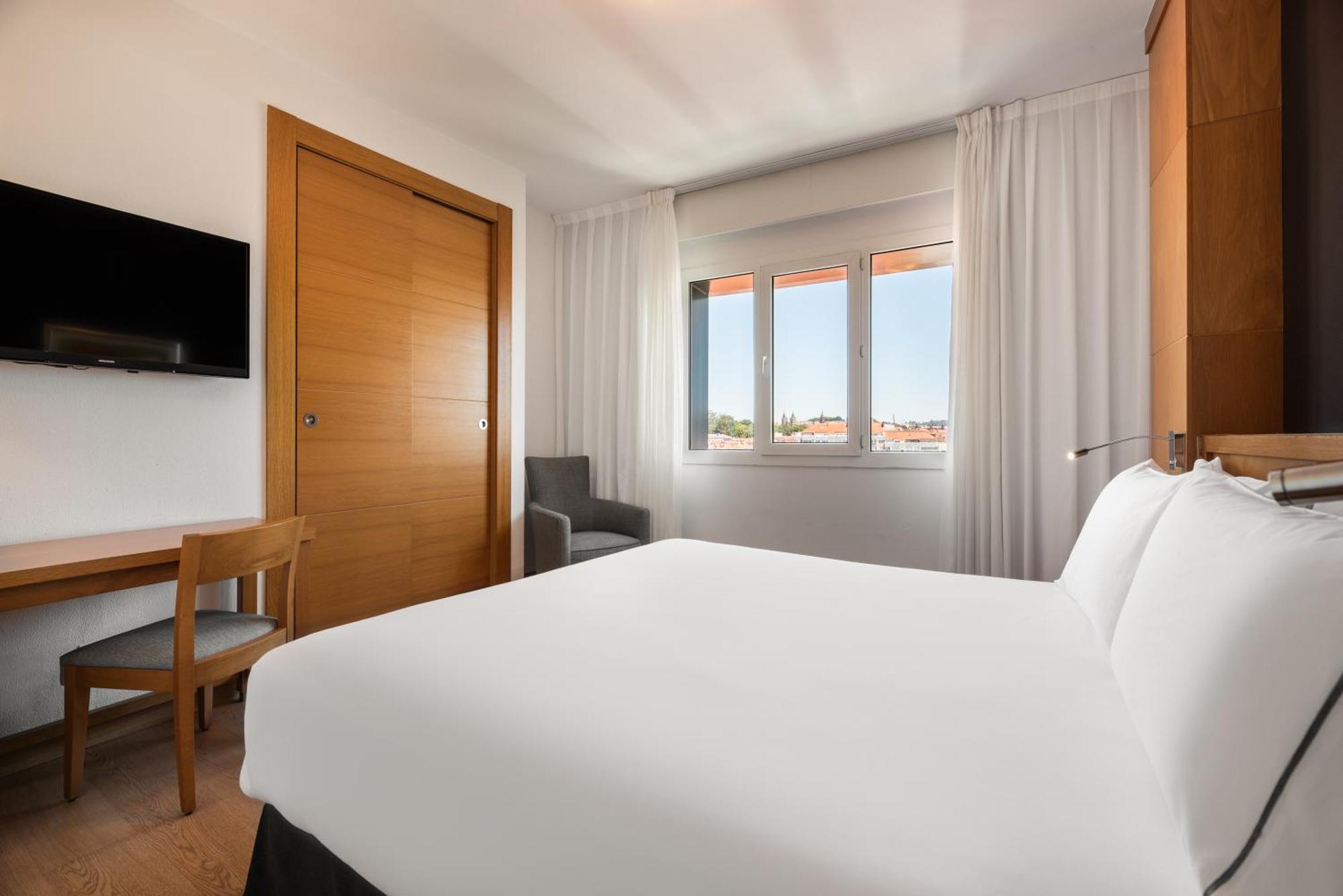Exe Peregrino Hotel Santiago de Compostella Buitenkant foto